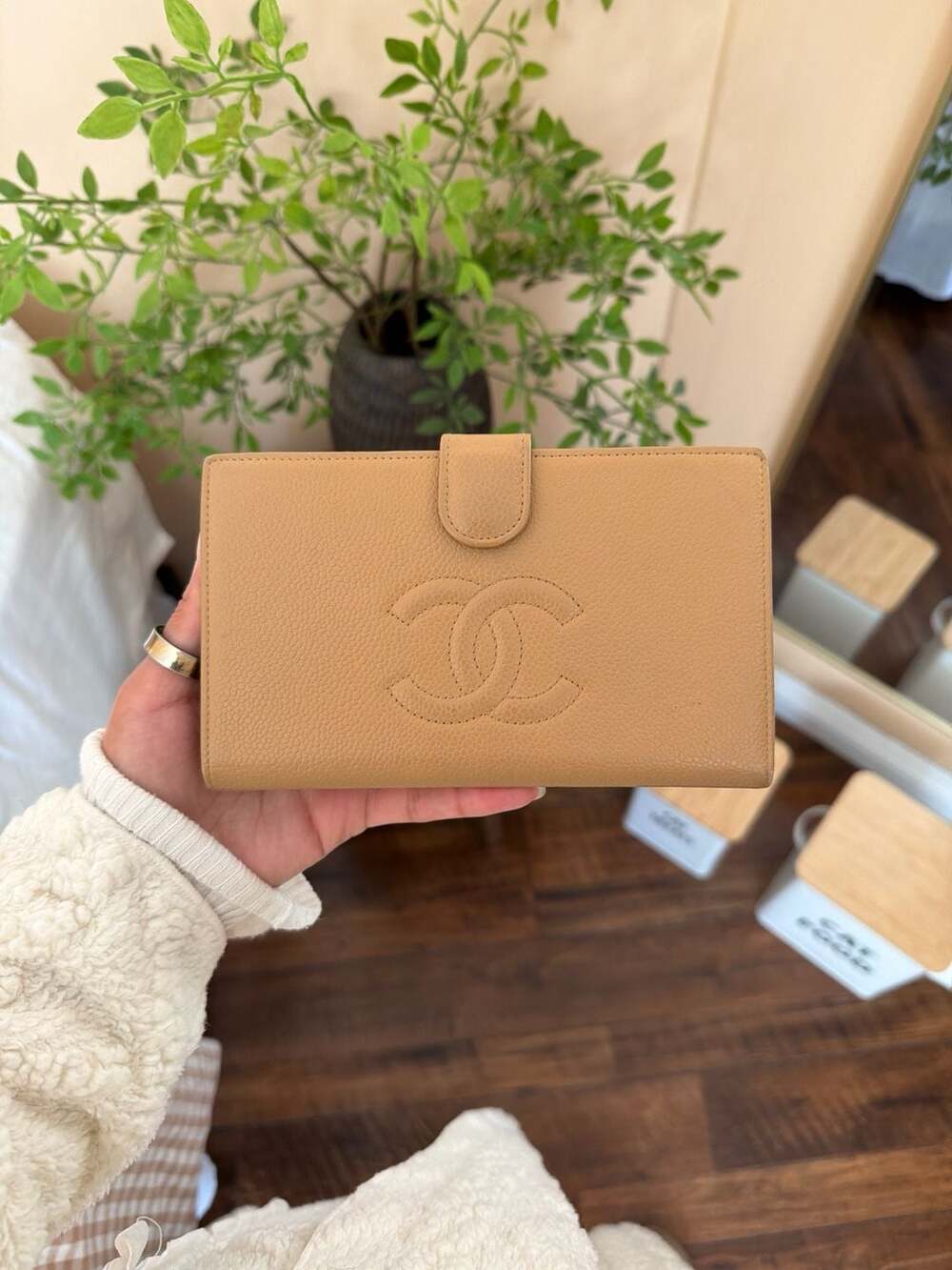 Vintage Chanel Timeless CC Beige Caviar Leather Kiss-Lock Long Bifold Wallet